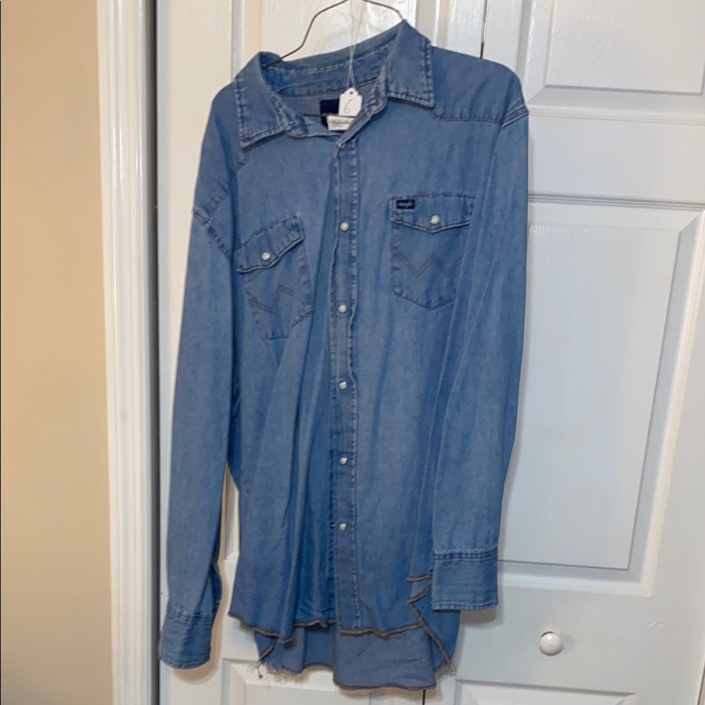 Men’s Wrangler denim pearl snap western shirt